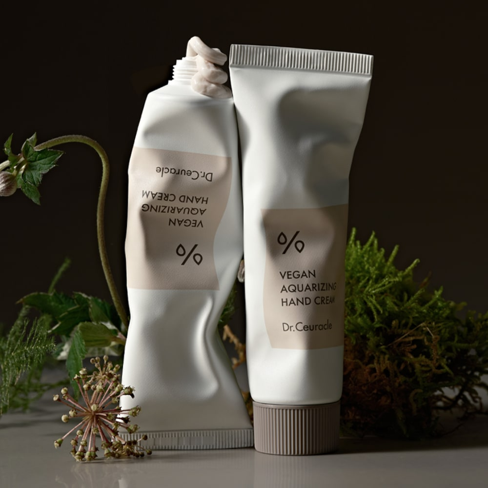 Dr. Ceuracle Vegan Aquarizing Hand Cream 50ml - Зволожувальний крем для рук - фото №4 Dr. Ceuracle Vegan Aquarizing Hand Cream 50ml - Зволожувальний крем для рук - фото №4